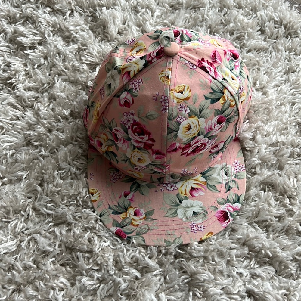 Floral Street hat !